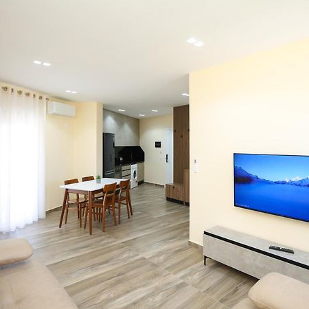 Queen Apartmets Vlorë エクステリア 写真